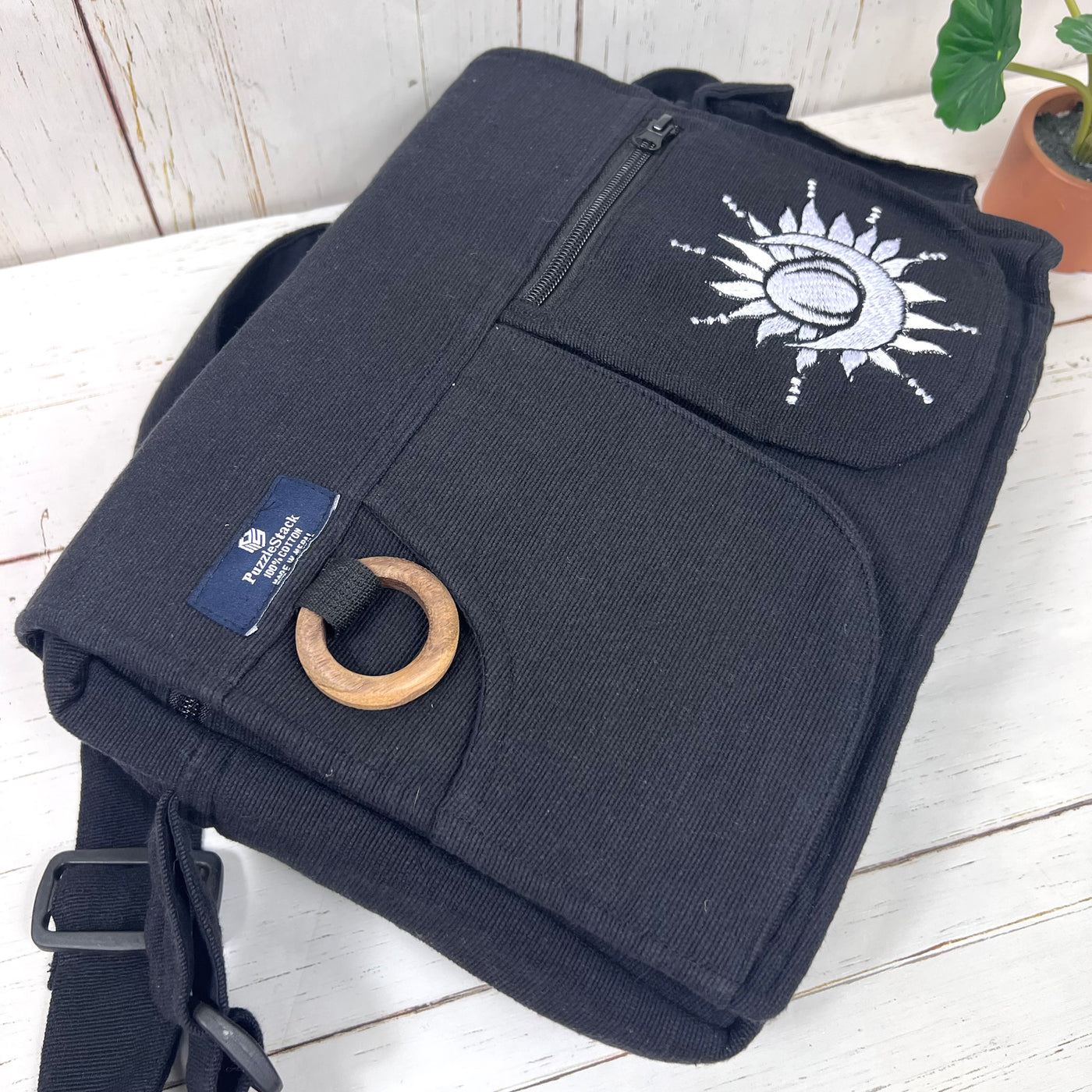 Lukla Messenger Bag