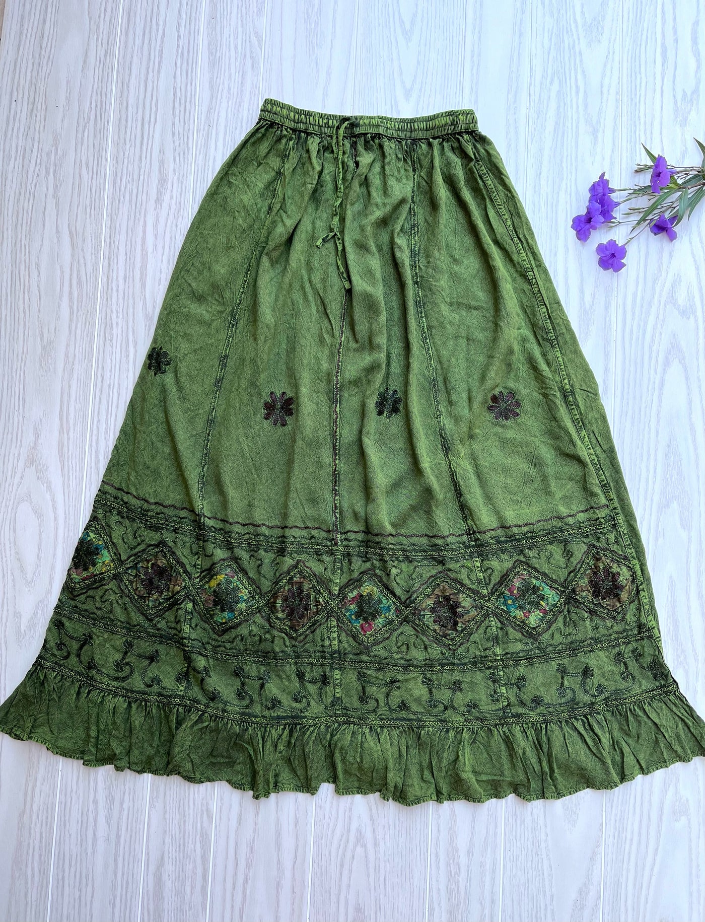 Pari Vintage Vibe Green Embroidery Maxi Skirt