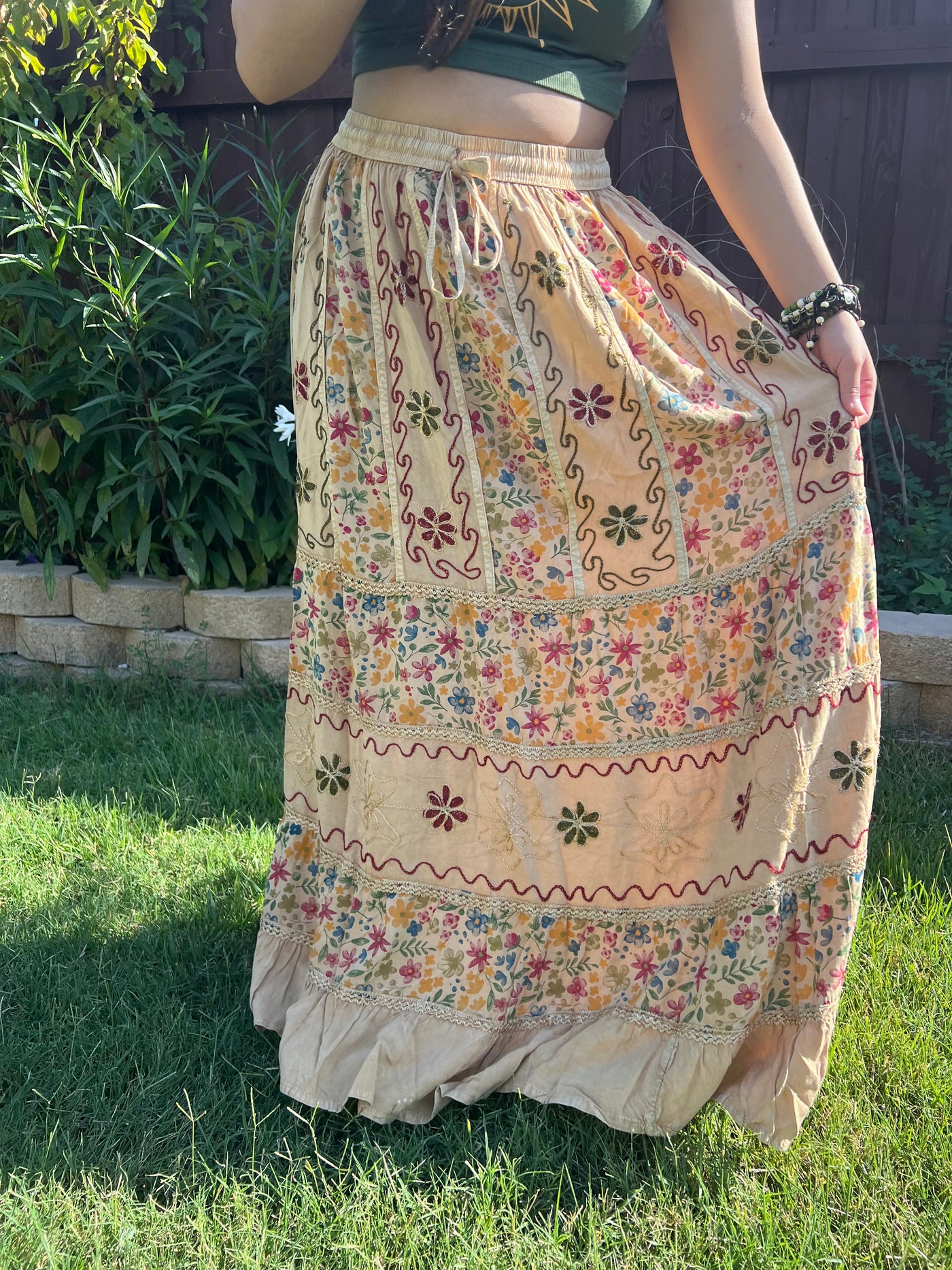 Pari Vintage Vibe Floral Maxi Skirt