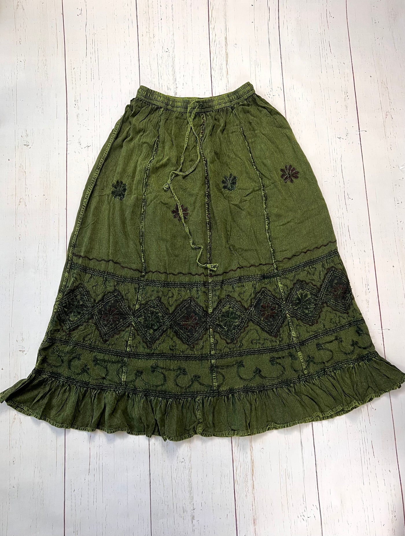 Pari Vintage Vibe Green Embroidery Maxi Skirt
