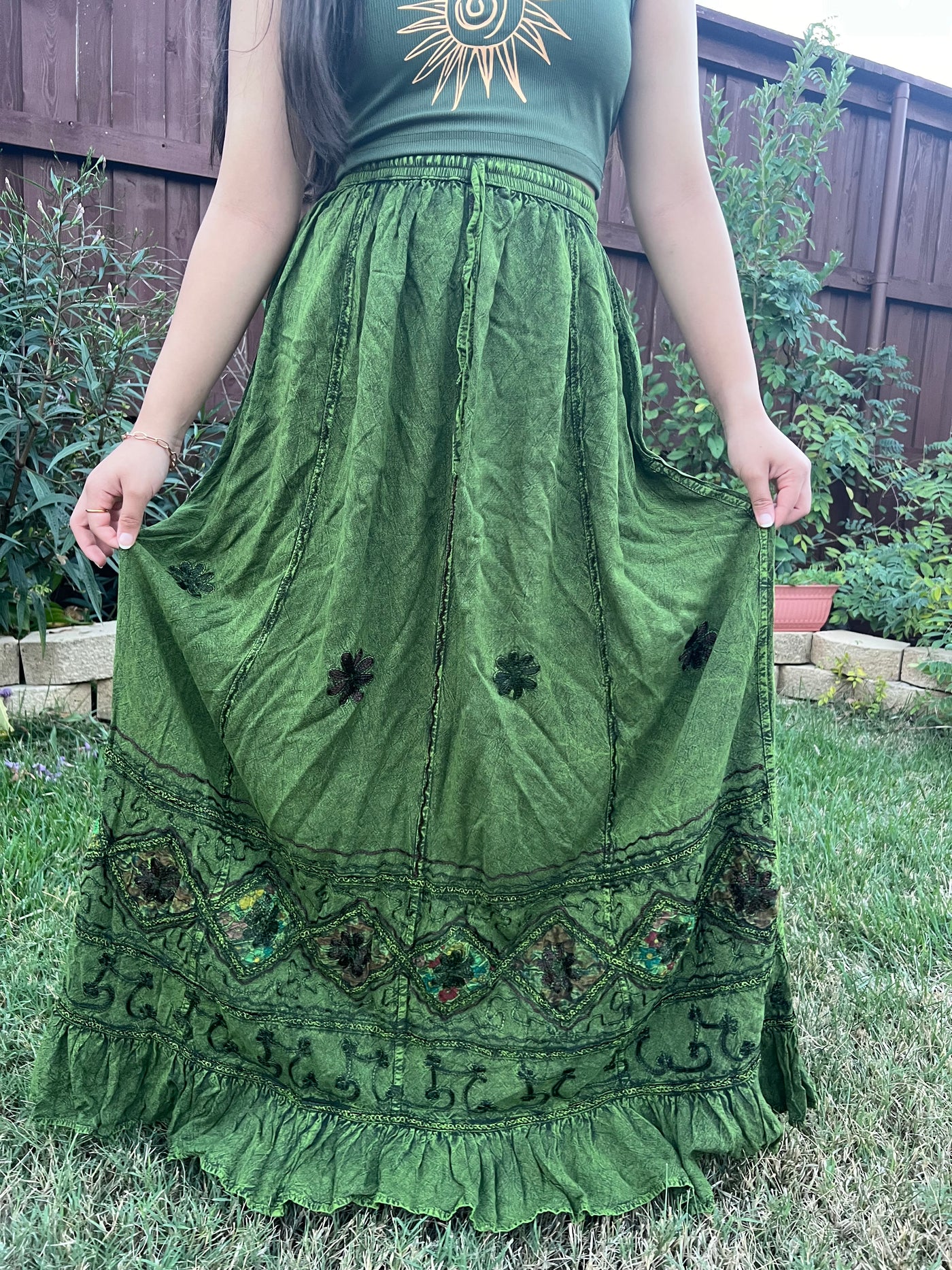 Pari Vintage Vibe Green Embroidery Maxi Skirt