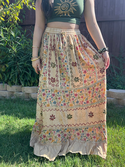 Pari Vintage Vibe Floral Maxi Skirt