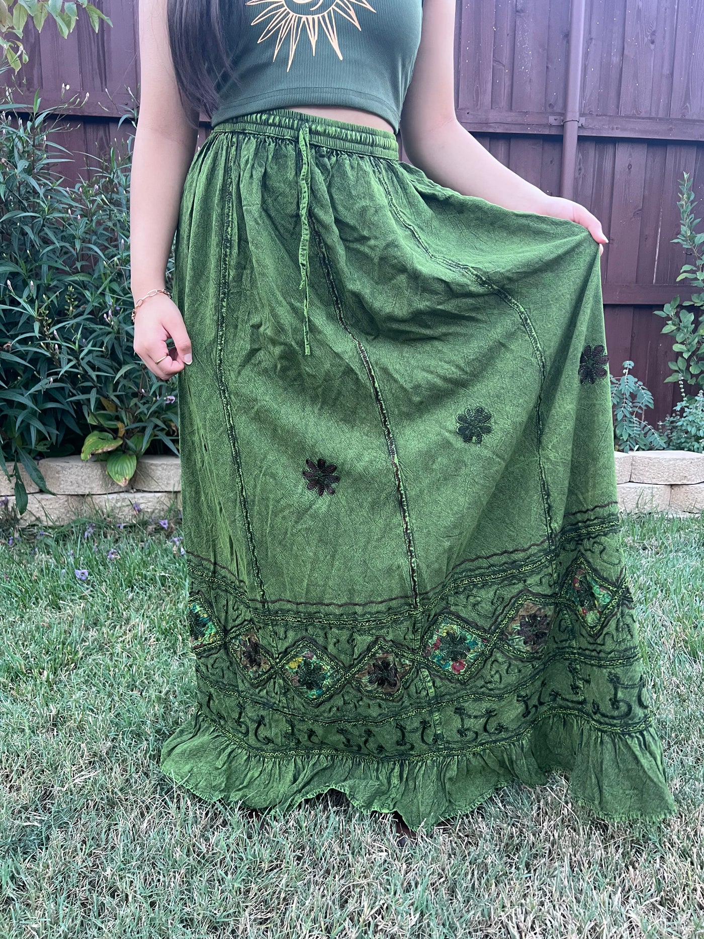 Pari Vintage Vibe Green Embroidery Maxi Skirt