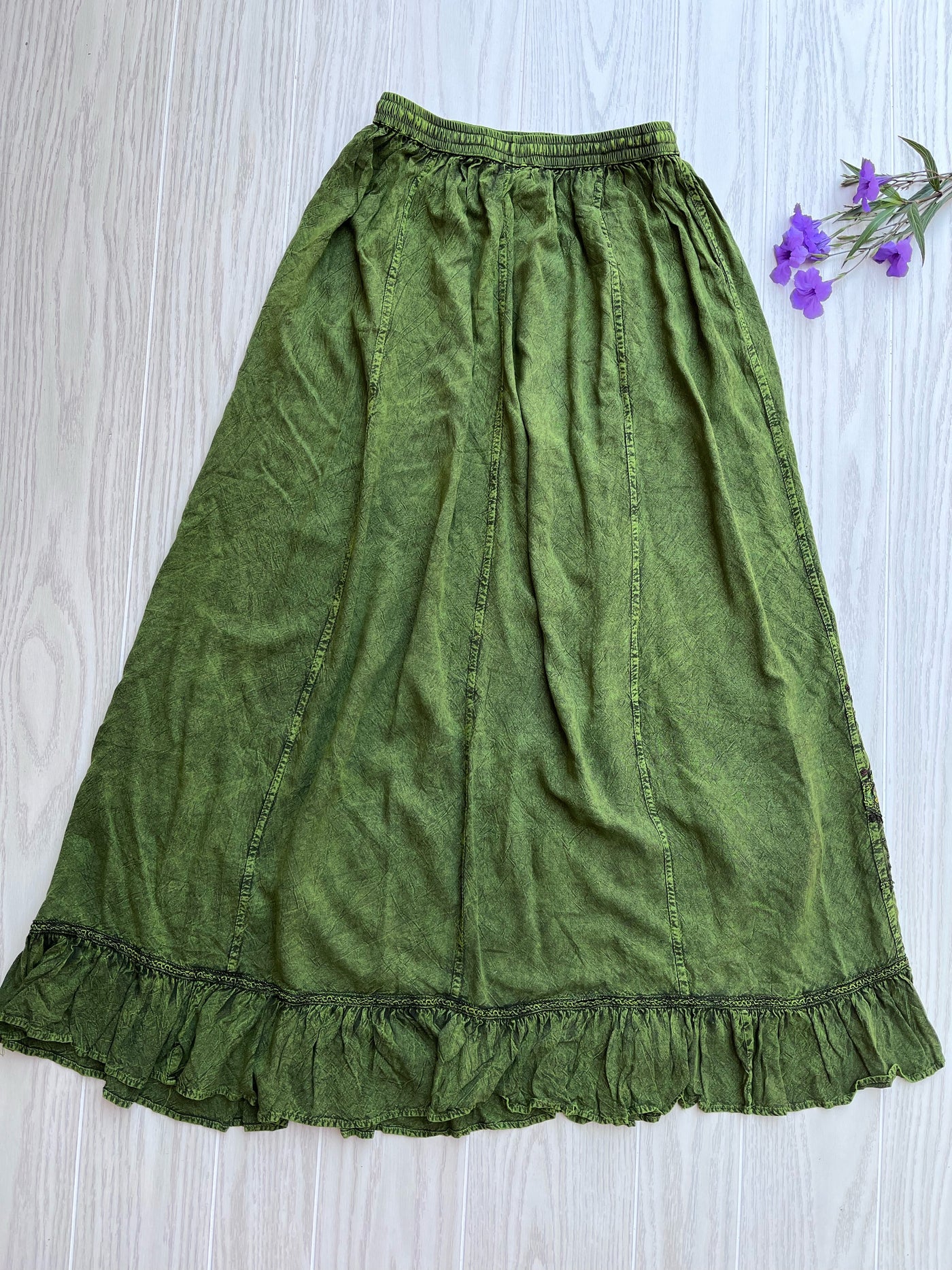 Pari Vintage Vibe Green Embroidery Maxi Skirt